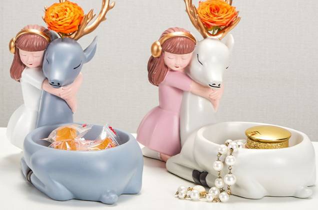 สาวน้อยถาดกวางใส่ของเอนกประสงค์ งานเรซิ่นนำเข้า