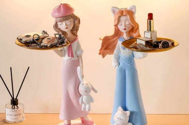 ตุ๊กตายืนถือถาด งานเรซิ่นนำเข้า