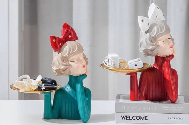 ตุ๊กตาคุณนายถือถาด งานเรซิ่นนำเข้า