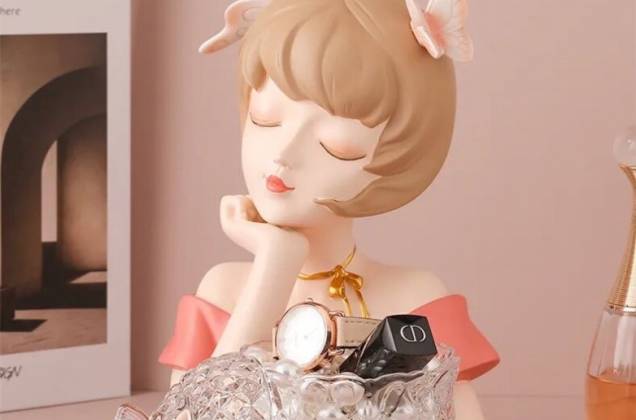 ตุ๊กตาสาวผีเสื้อพร้อมโถแก้ว งานเรซิ่นนำเข้า